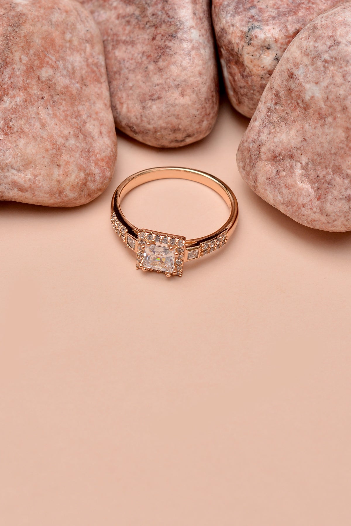 Size 8 Daily Wear Golden Ring
