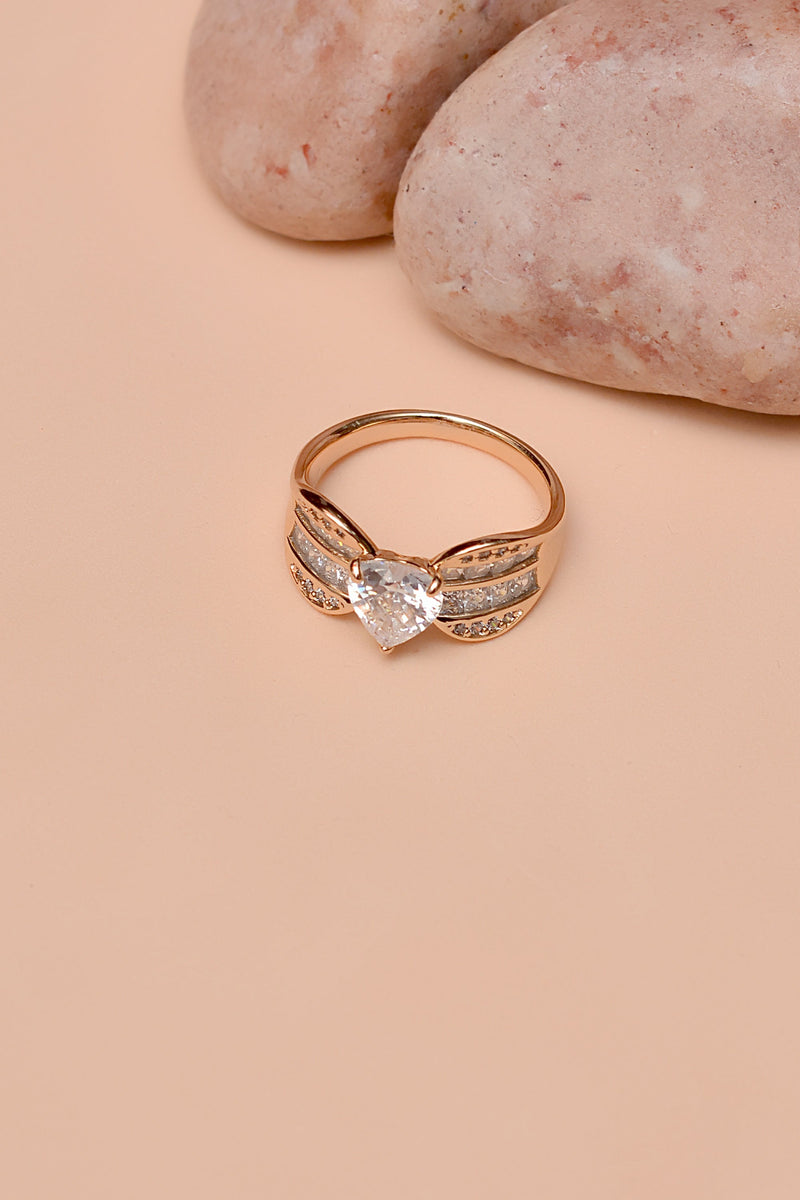Size 7 Daily Wear Golden Ring