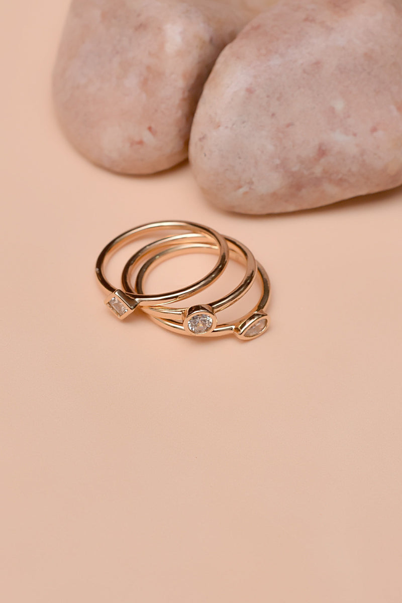 Size 7 Daily Wear Golden Ring