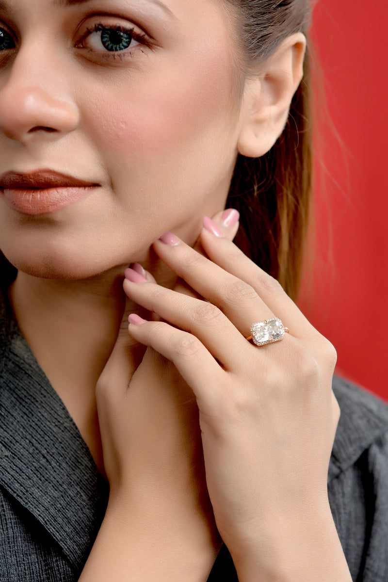 Size 7 Daily Wear Golden Ring