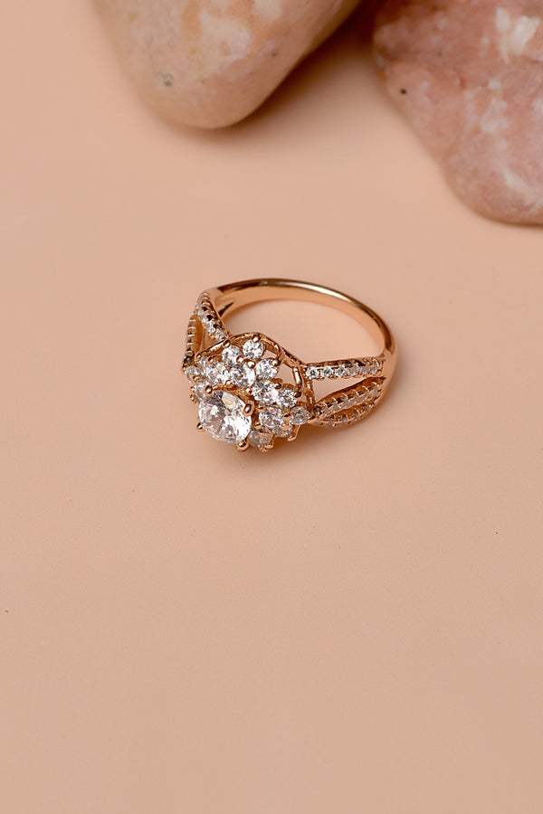 Size 7 Daily Wear Golden Ring
