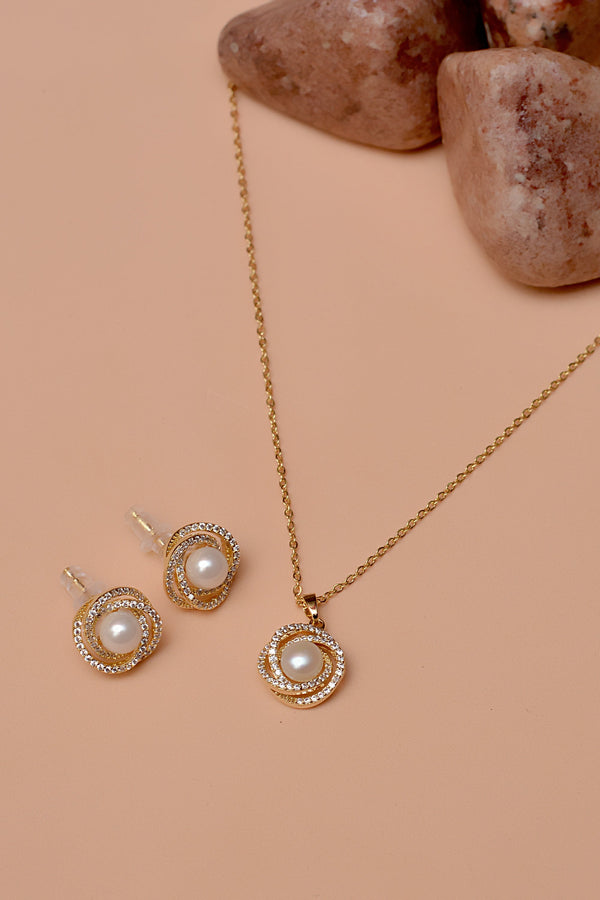 Daily Wear Golden Locket Set