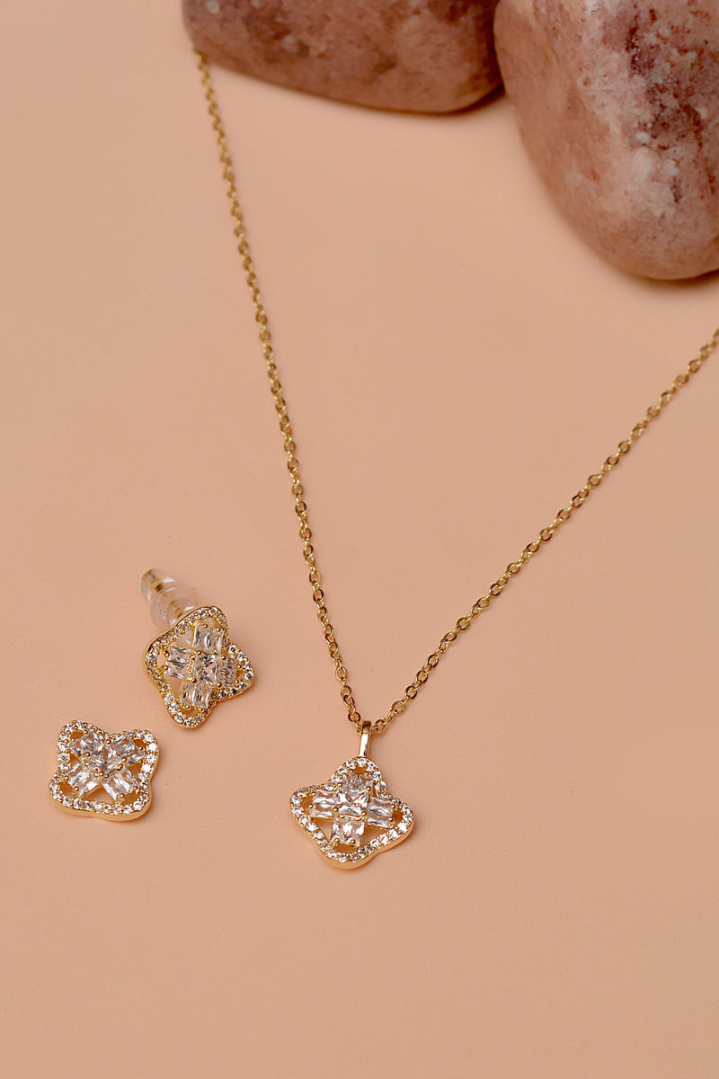 Daily Wear Golden Locket Set