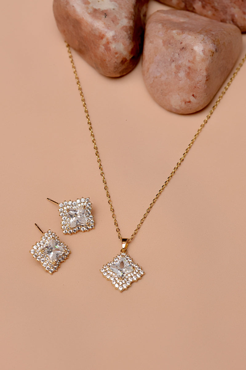Daily Wear Golden Locket Set