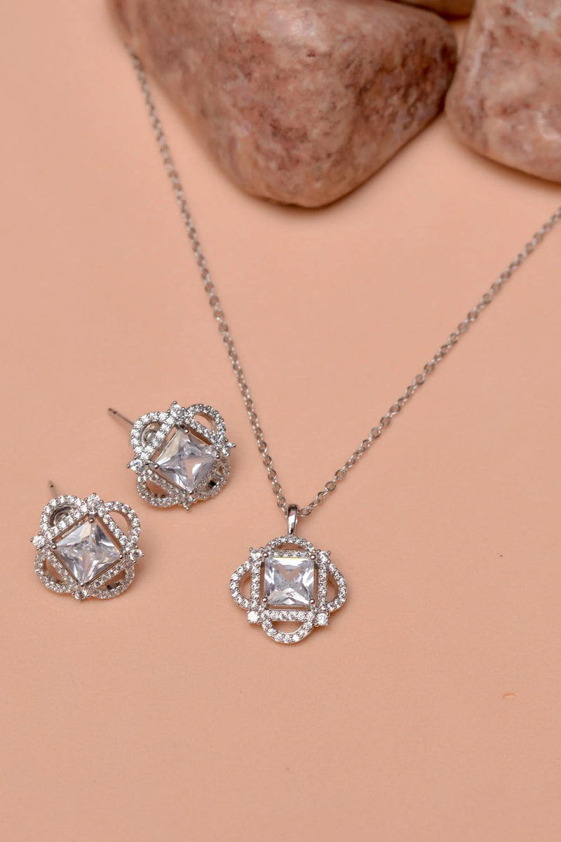 Daily Wear Golden Locket Set