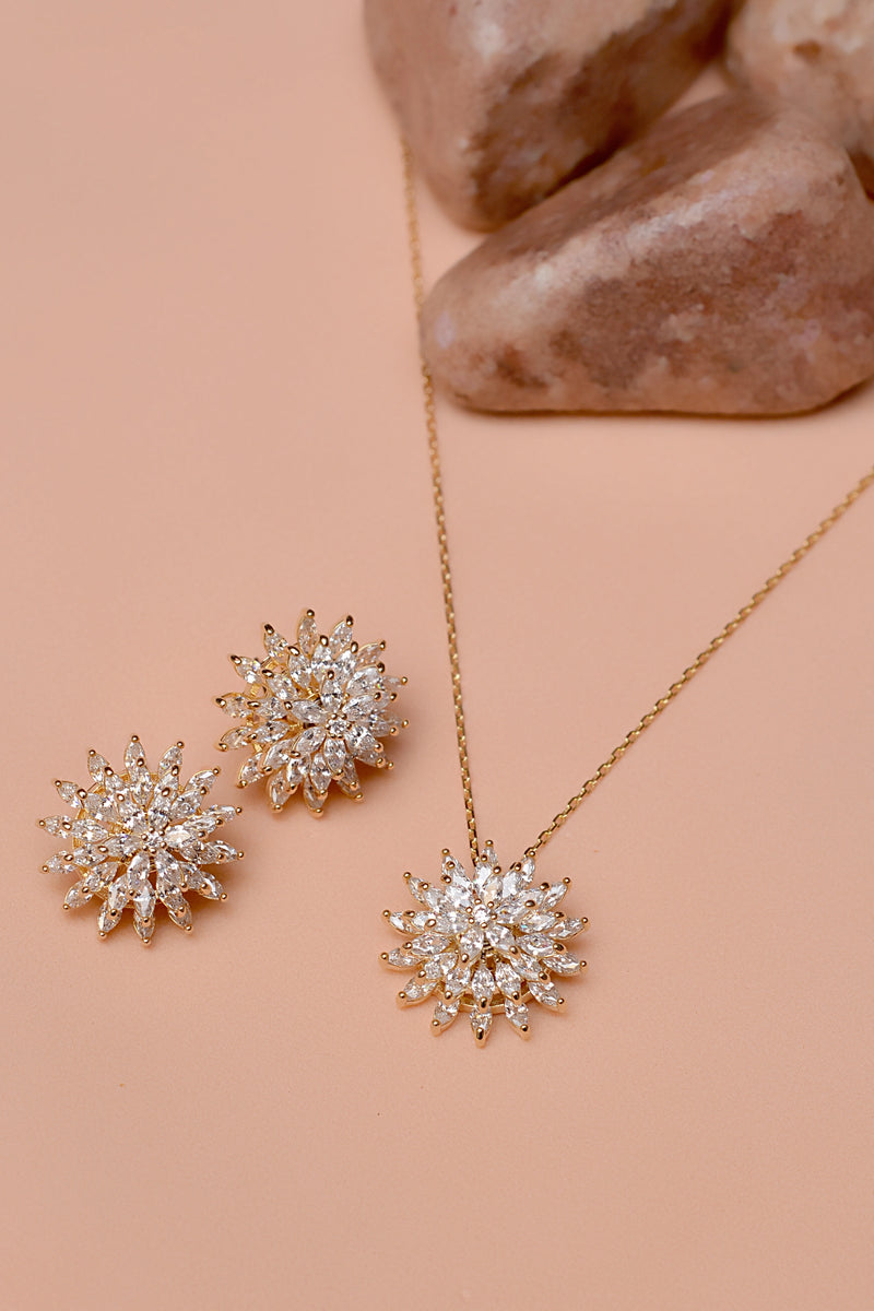 Daily Wear Golden Locket Set