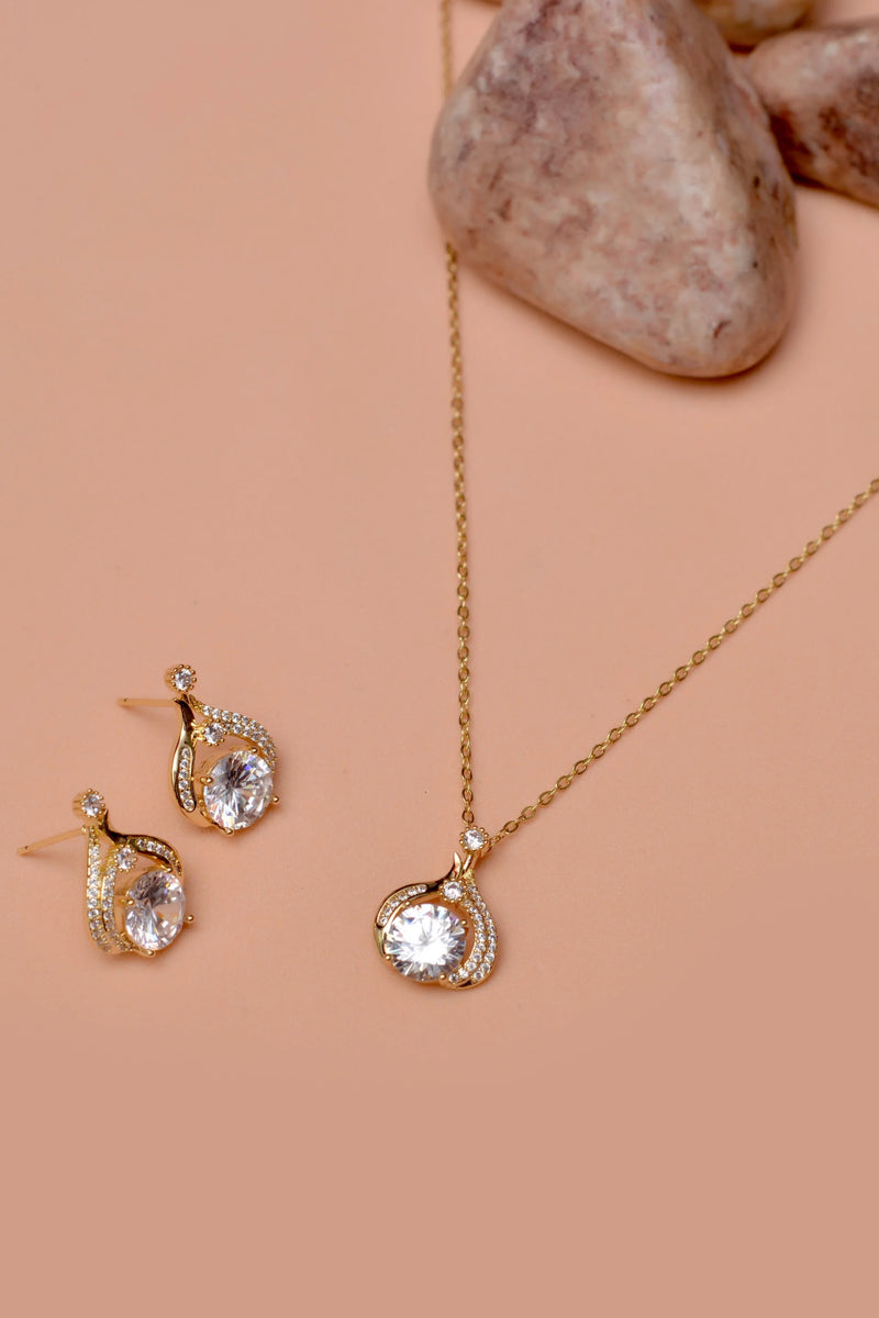 Daily Wear Golden Locket Set