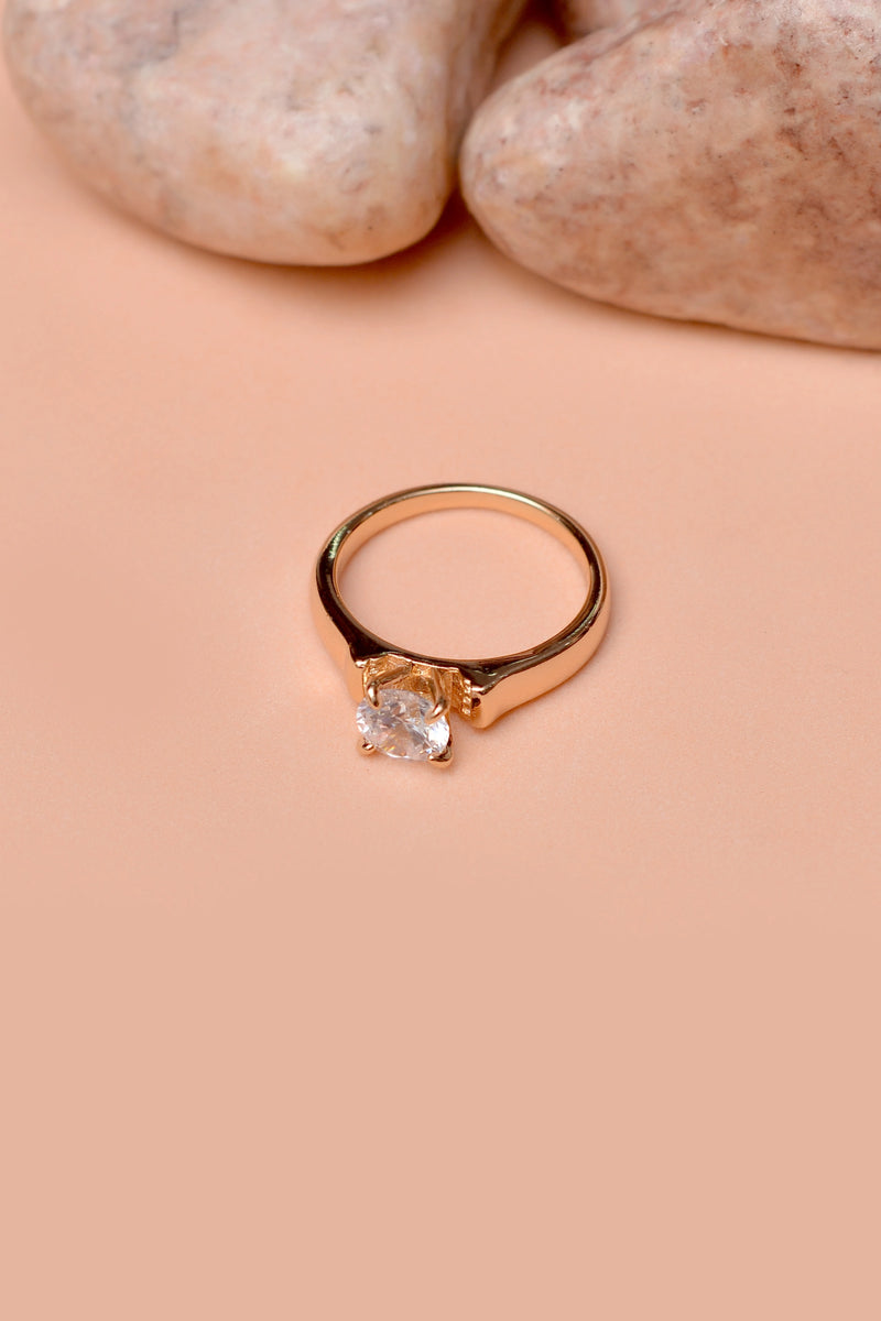 Size 7 Daily Wear Golden Ring