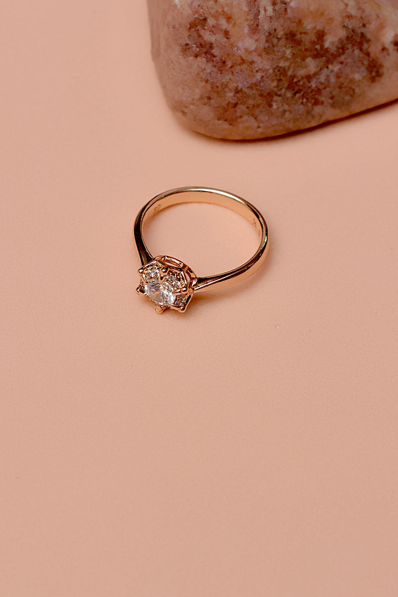 Size 8 Daily Wear Golden Ring