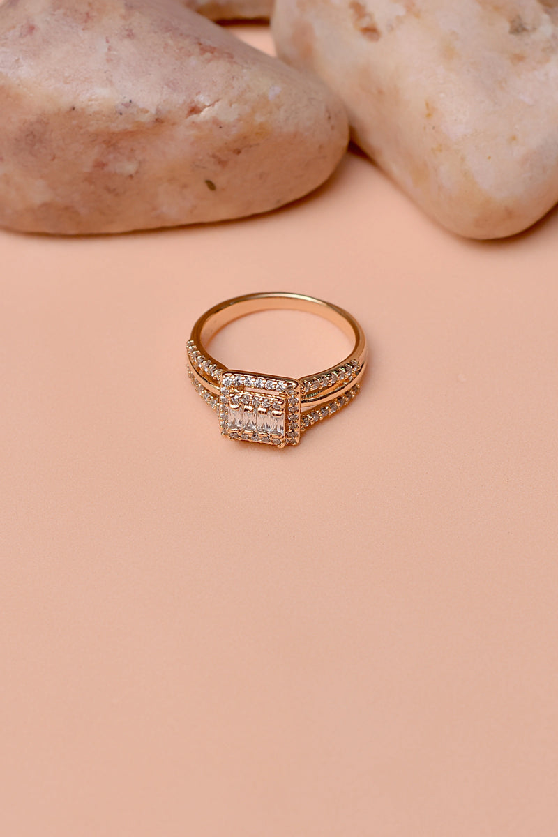 Size 10 Daily Wear Golden Ring