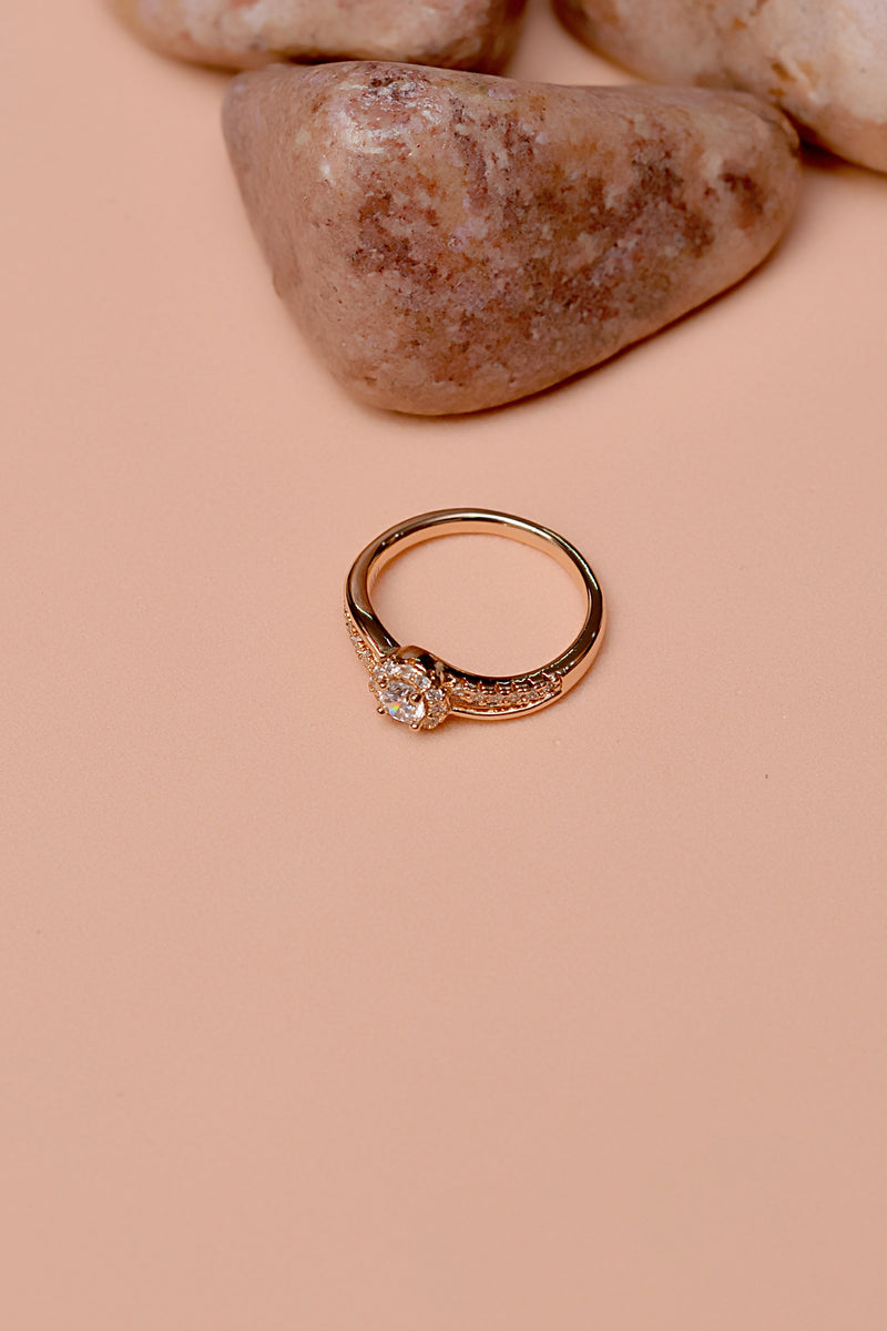 Size 8 Daily Wear Golden Ring