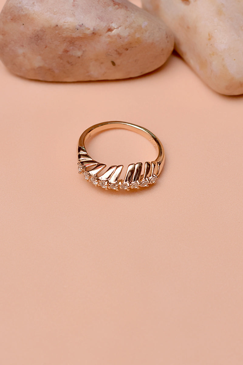 Size 7 Daily Wear Golden Ring