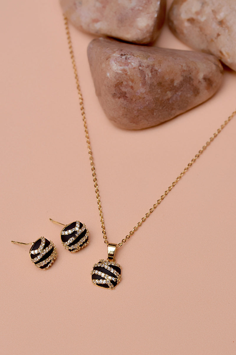 Daily Wear Black Locket set