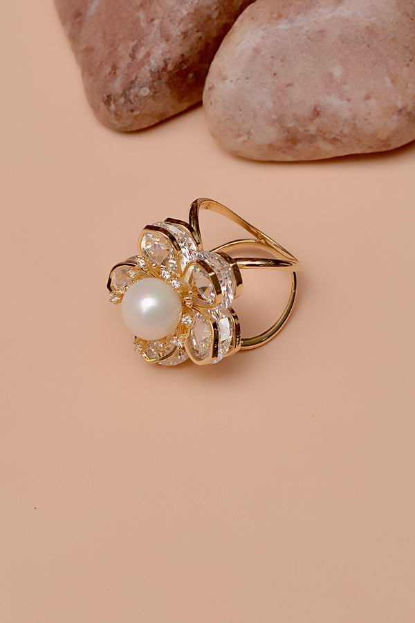 Size 8 Party Wear Golden Ring