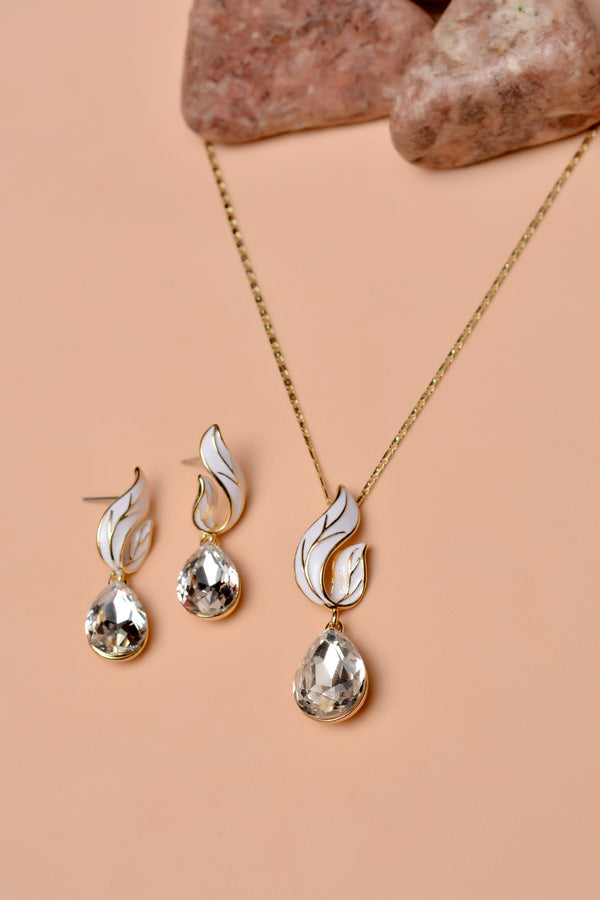 Party Wear Golden Locket Set