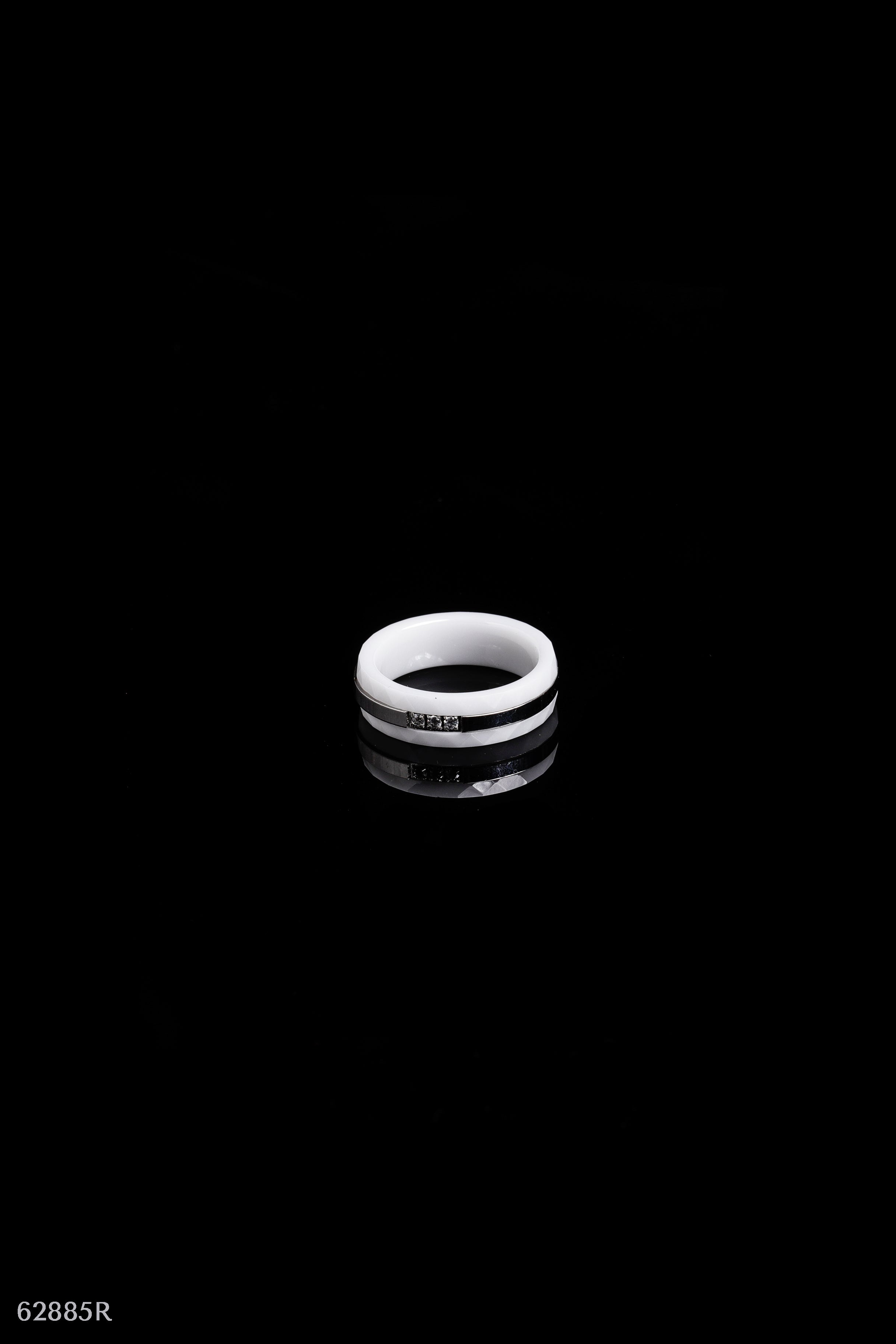 Size 6 Gifting White Ring