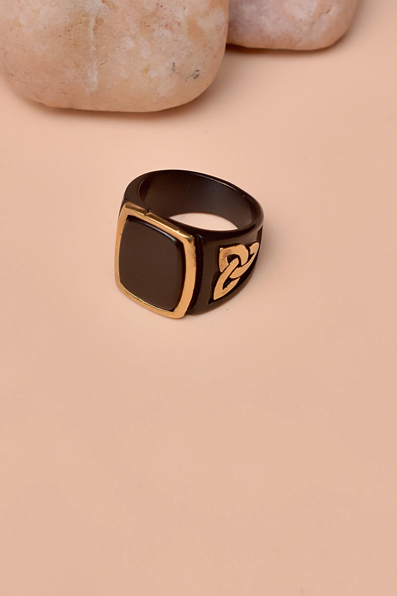 Gifting Black Ring
