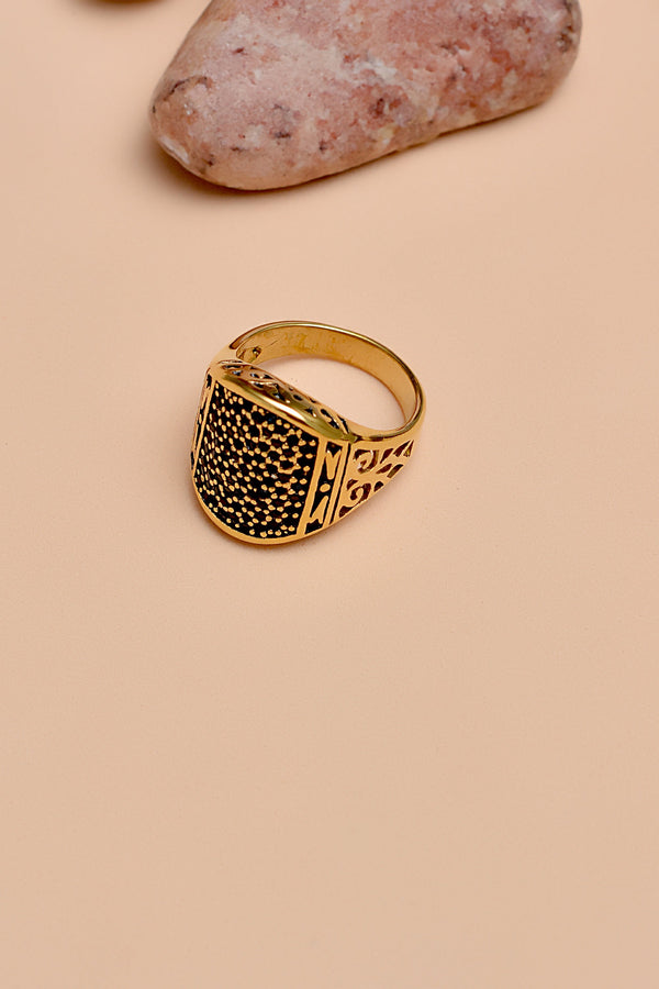 Size 11 Gifting Black Ring