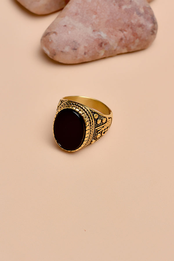 Size 11 Gifting Black Ring